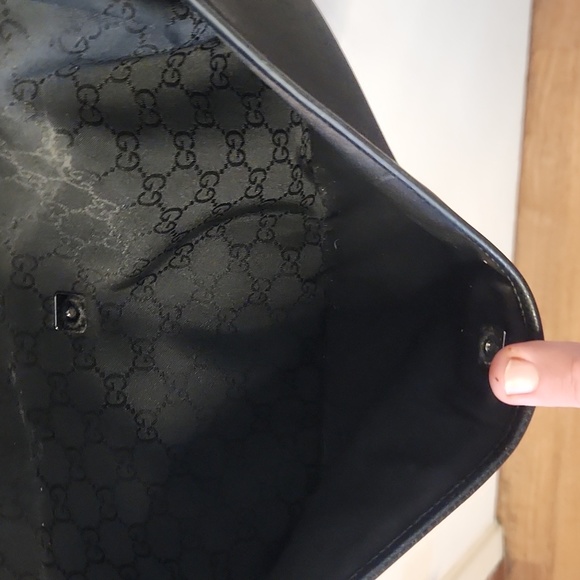 Gucci Black Crossbody - Picture 10 of 12